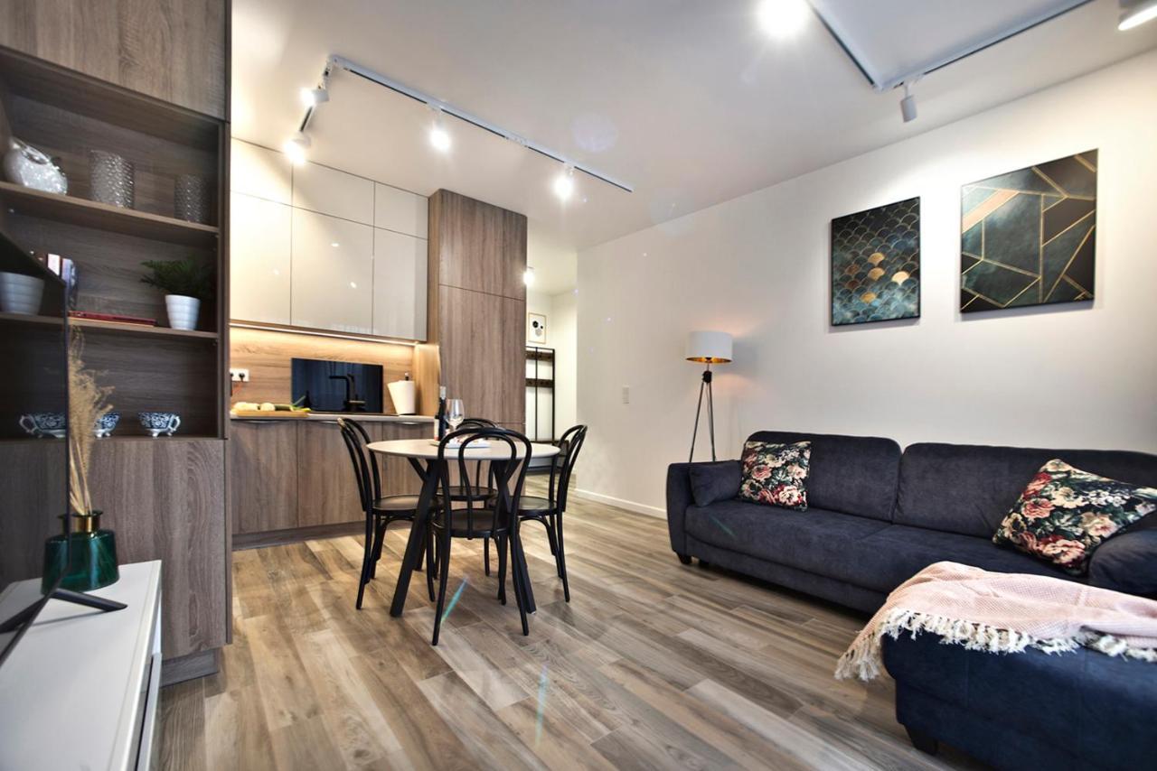 Goclaw P&O Serviced Apartments Warsaw Exterior photo